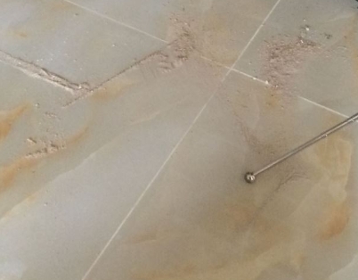长宁瓷砖空鼓维修公司分享粘合剂选择不当在瓷砖铺贴过程中可能导致以下问题